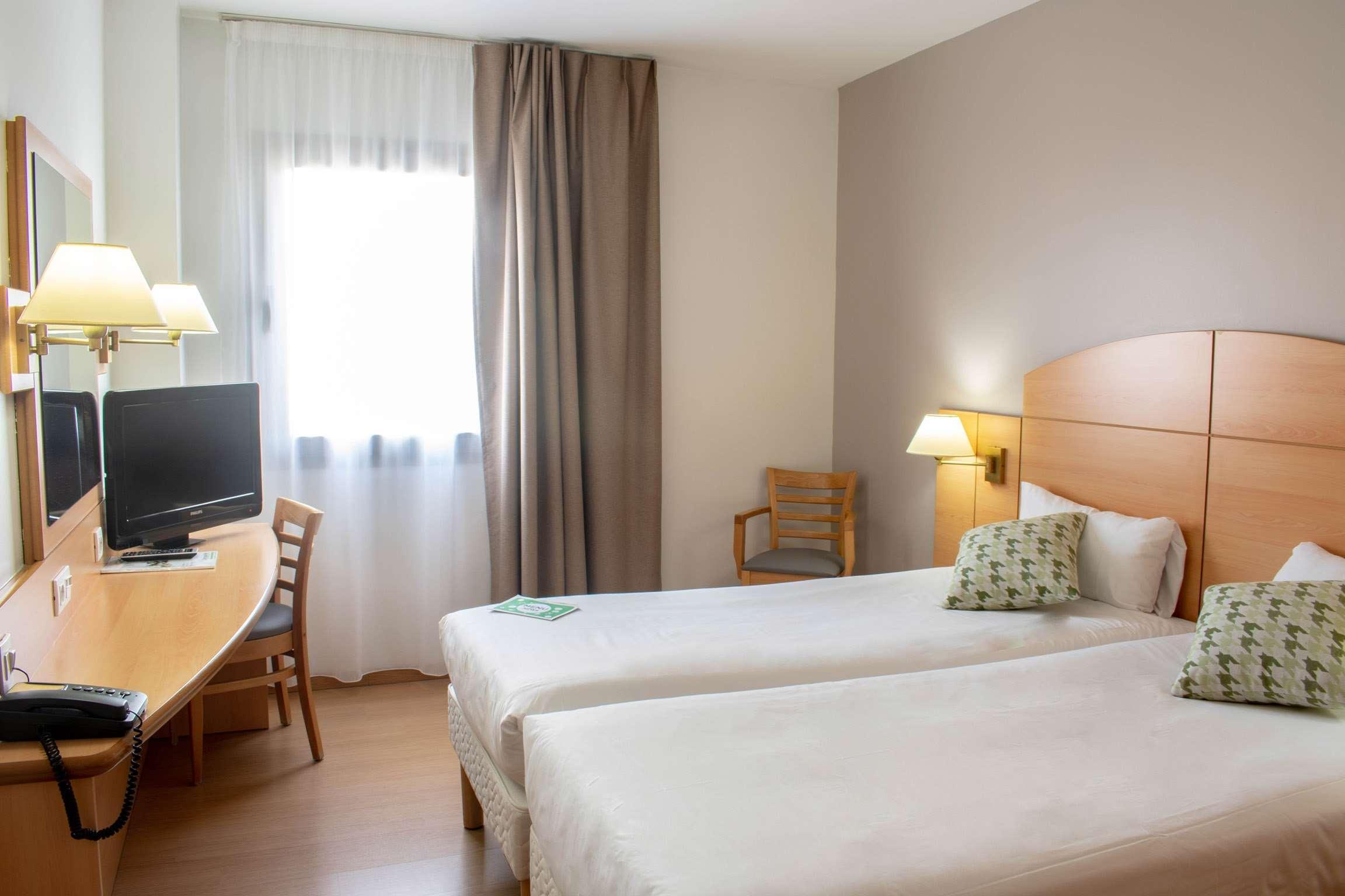 Travelodge Madrid Alcala De Henares Exterior photo