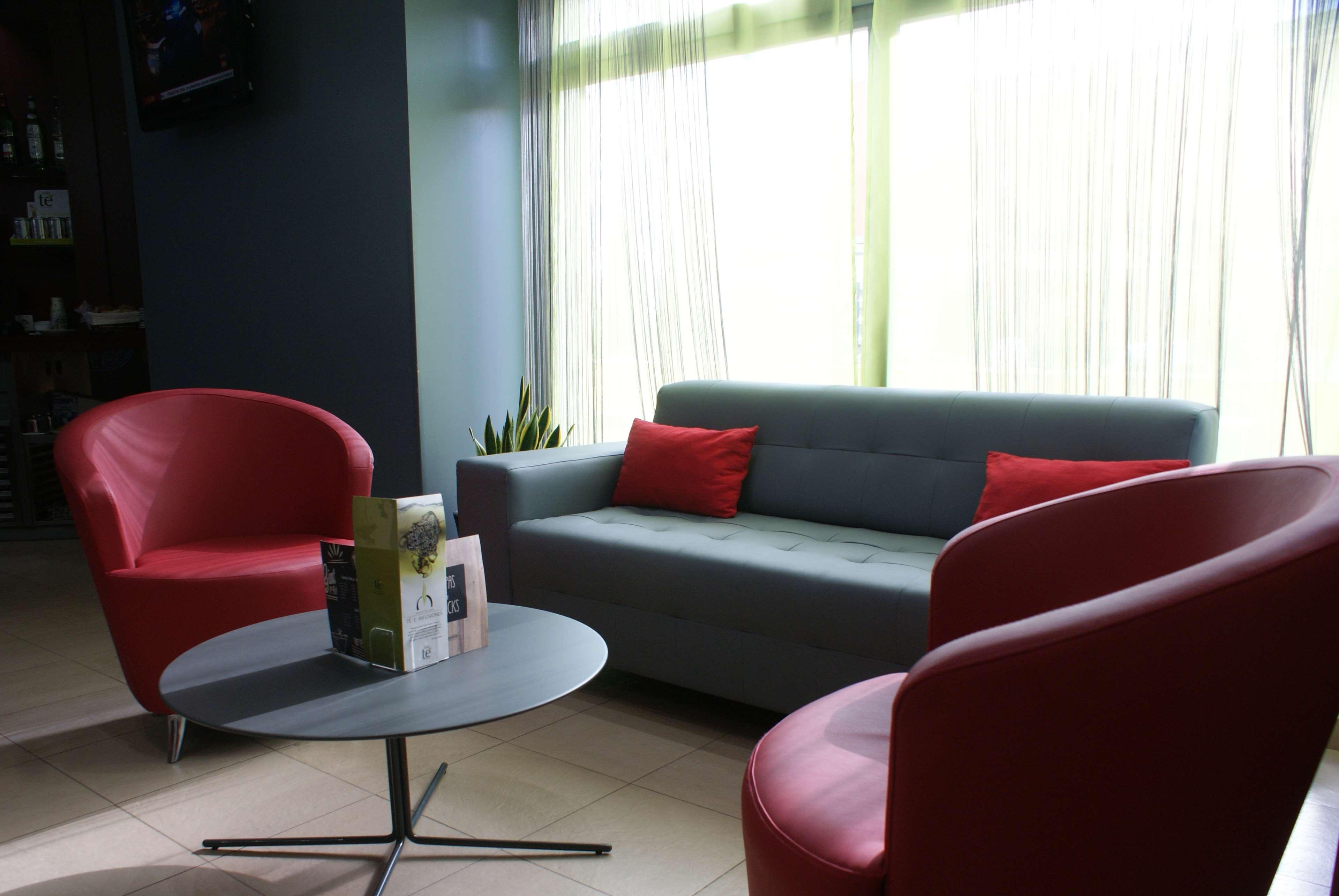 Travelodge Madrid Alcala De Henares Exterior photo