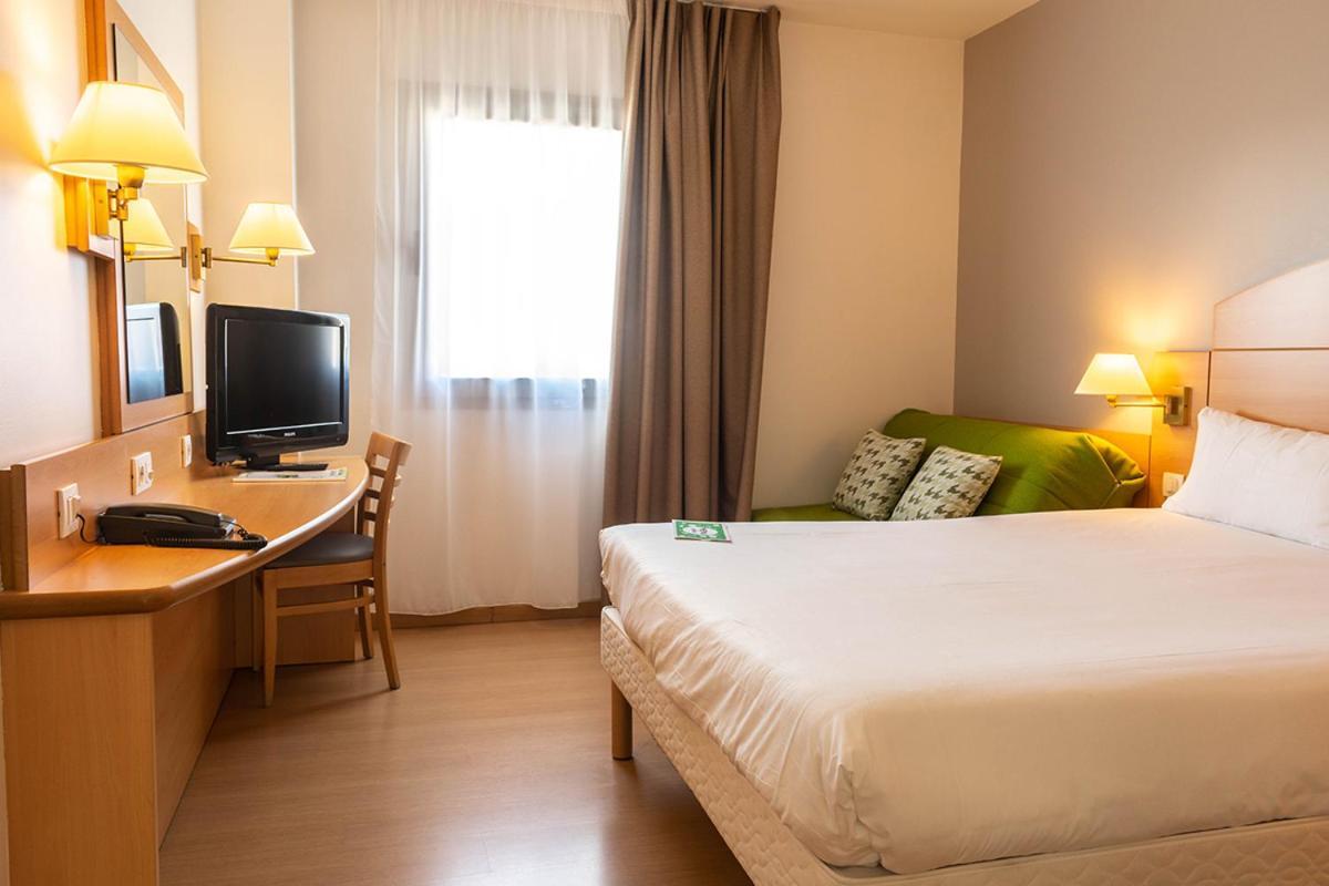 Travelodge Madrid Alcala De Henares Exterior photo