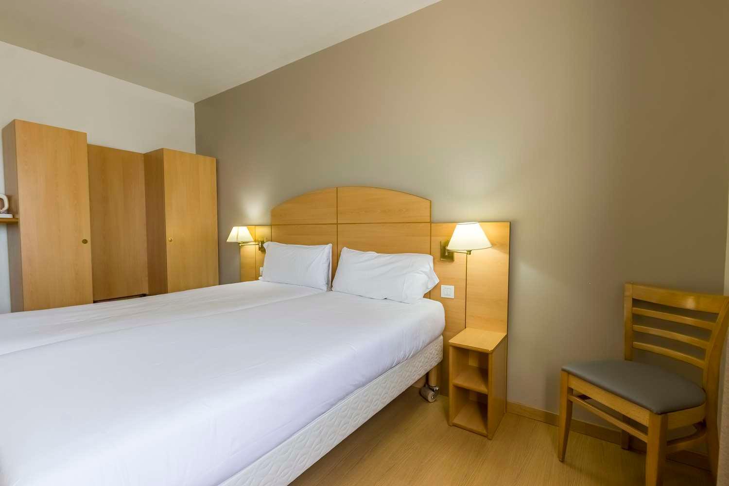 Travelodge Madrid Alcala De Henares Exterior photo