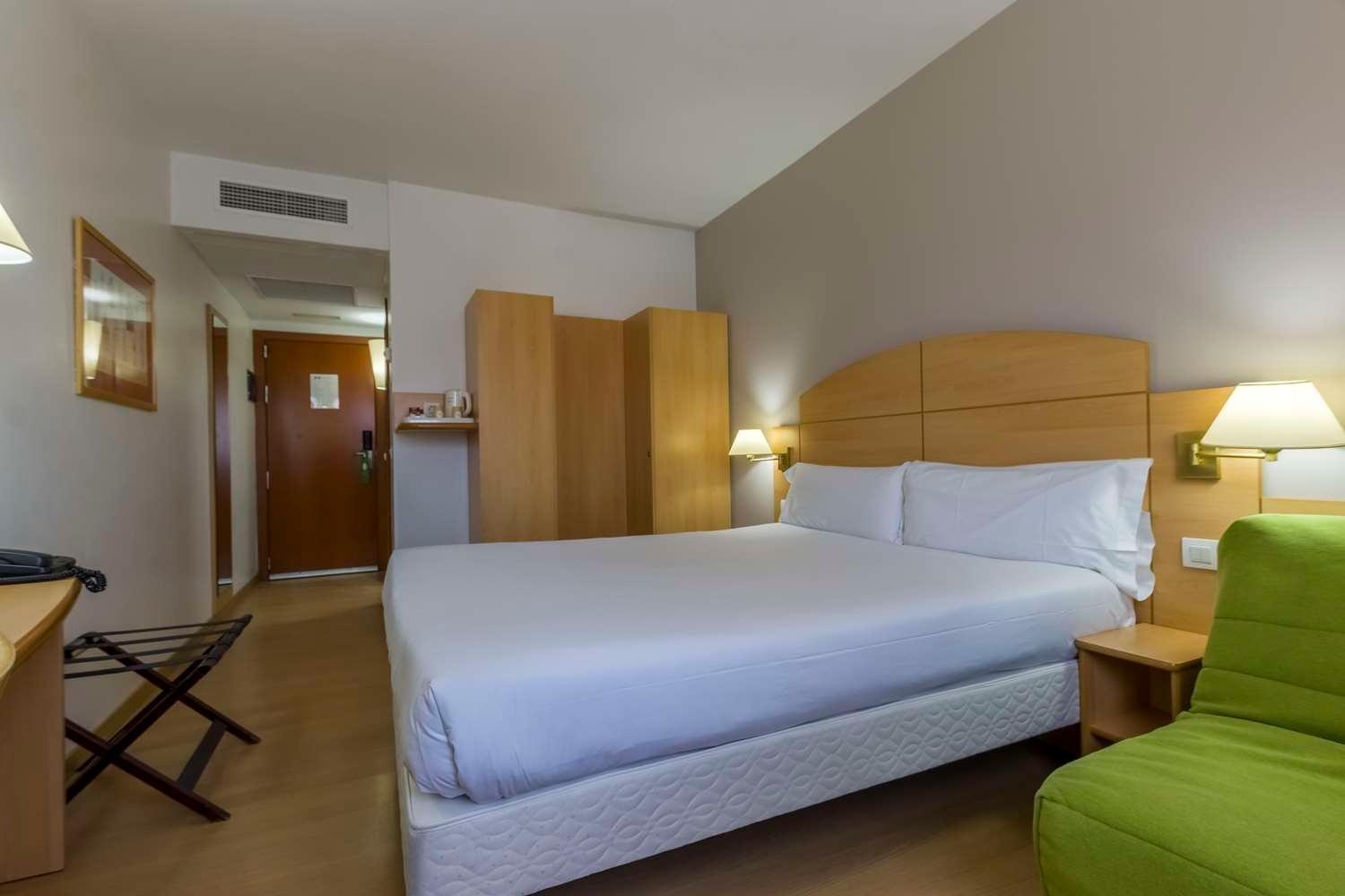 Travelodge Madrid Alcala De Henares Exterior photo