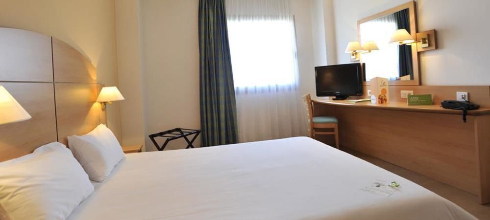 Travelodge Madrid Alcala De Henares Exterior photo
