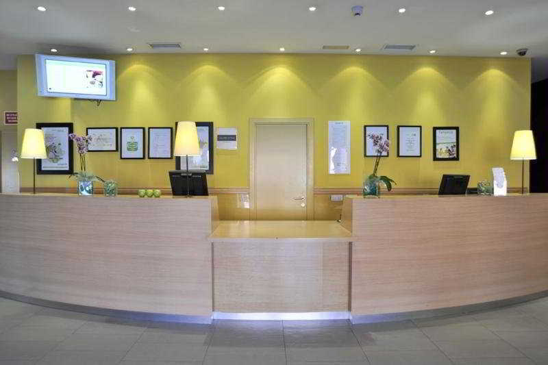 Travelodge Madrid Alcala De Henares Exterior photo