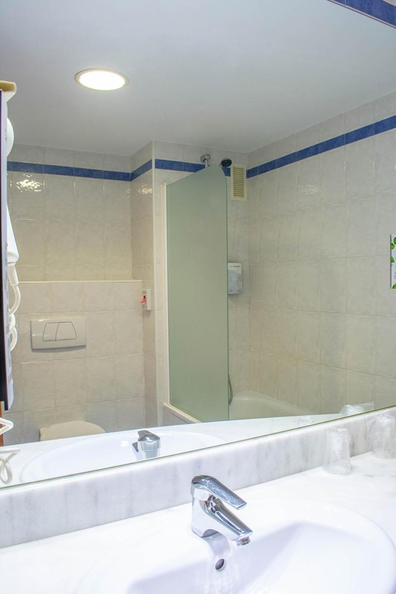 Travelodge Madrid Alcala De Henares Exterior photo